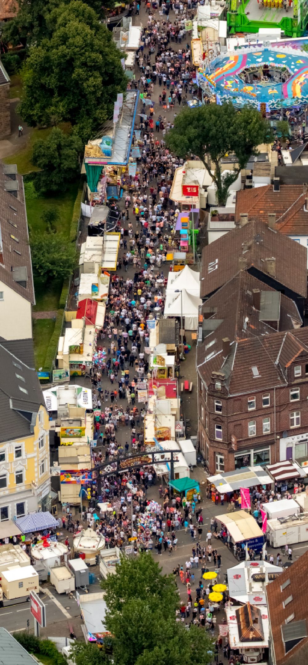 Herne from the bird's eye view: Fair - event location at festival Cranger Kirmes in Herne at Ruhrgebiet in the state North Rhine-Westphalia