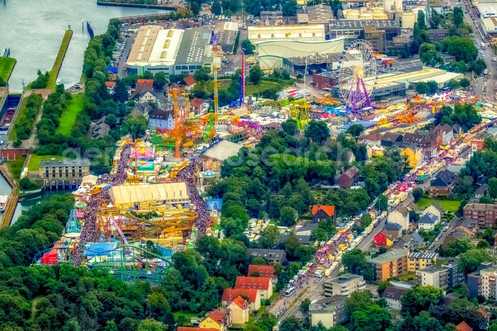 Herne from the bird's eye view: Fair - event location at festival Cranger Kirmes in Herne at Ruhrgebiet in the state North Rhine-Westphalia