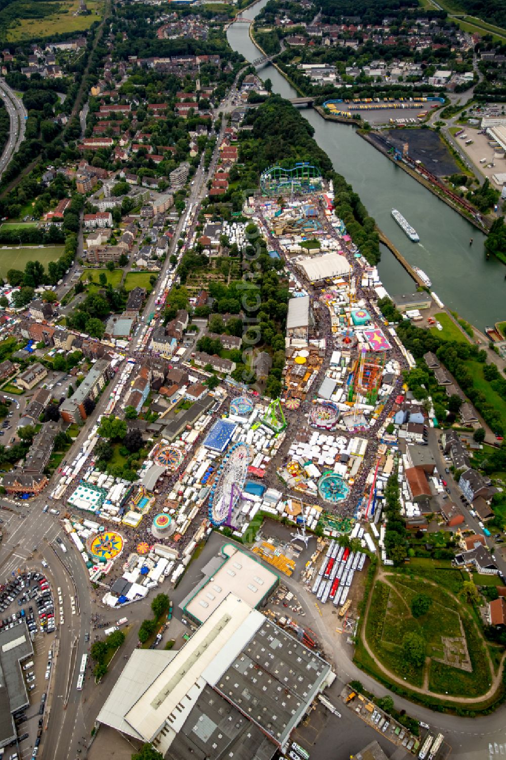 Herne from above - Fair - event location at festival Cranger Kirmes in Herne at Ruhrgebiet in the state North Rhine-Westphalia