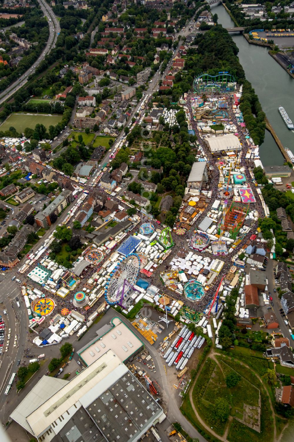 Aerial image Herne - Fair - event location at festival Cranger Kirmes in Herne at Ruhrgebiet in the state North Rhine-Westphalia