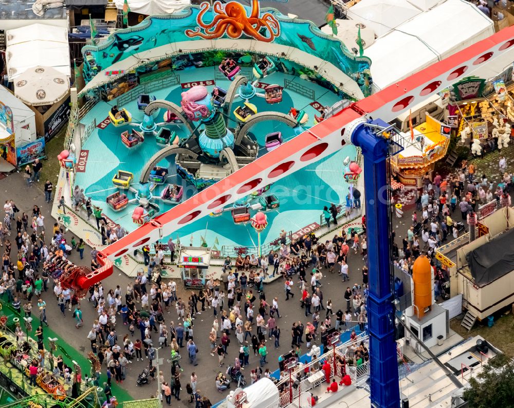 Herne from the bird's eye view: Fair - event location at festival Cranger Kirmes in Herne at Ruhrgebiet in the state North Rhine-Westphalia