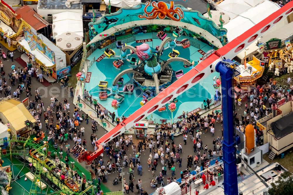 Herne from the bird's eye view: Fair - event location at festival Cranger Kirmes in Herne at Ruhrgebiet in the state North Rhine-Westphalia