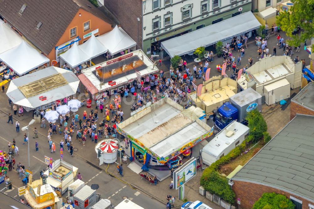 Herne from the bird's eye view: Fair - event location at festival Cranger Kirmes in Herne at Ruhrgebiet in the state North Rhine-Westphalia