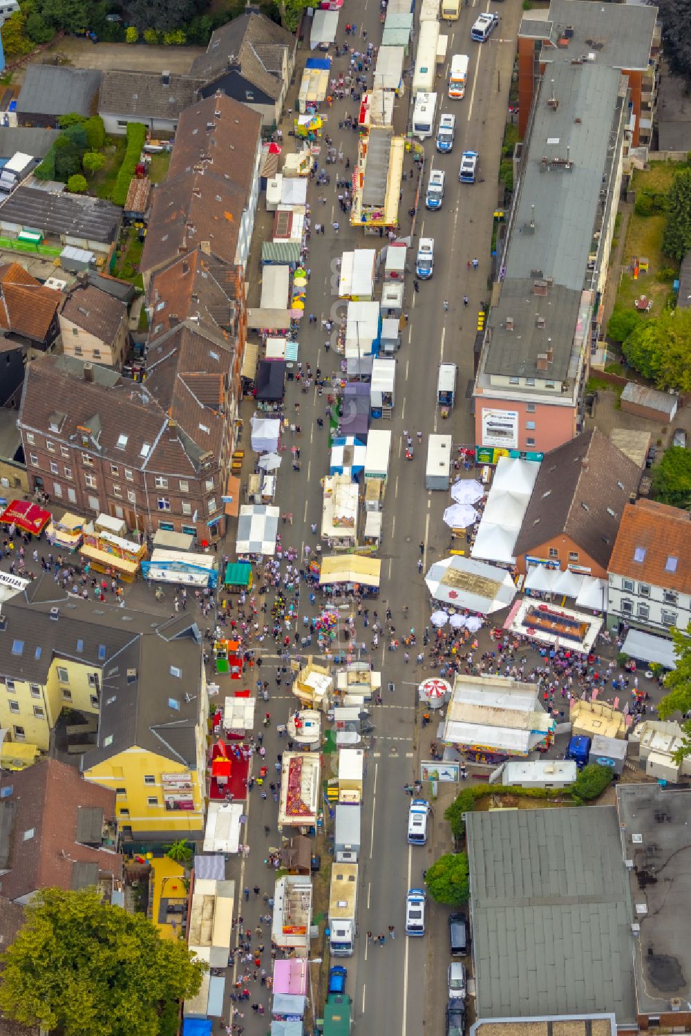 Aerial photograph Herne - Fair - event location at festival Cranger Kirmes in Herne at Ruhrgebiet in the state North Rhine-Westphalia