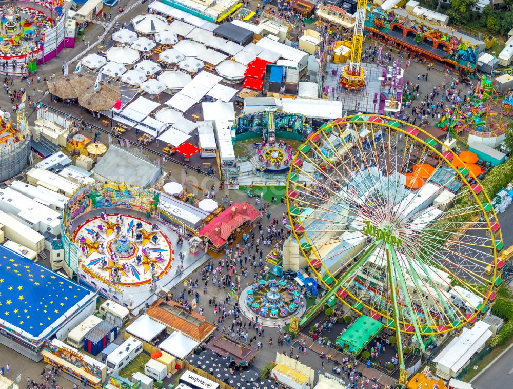 Herne from the bird's eye view: Fair - event location at festival Cranger Kirmes in Herne at Ruhrgebiet in the state North Rhine-Westphalia