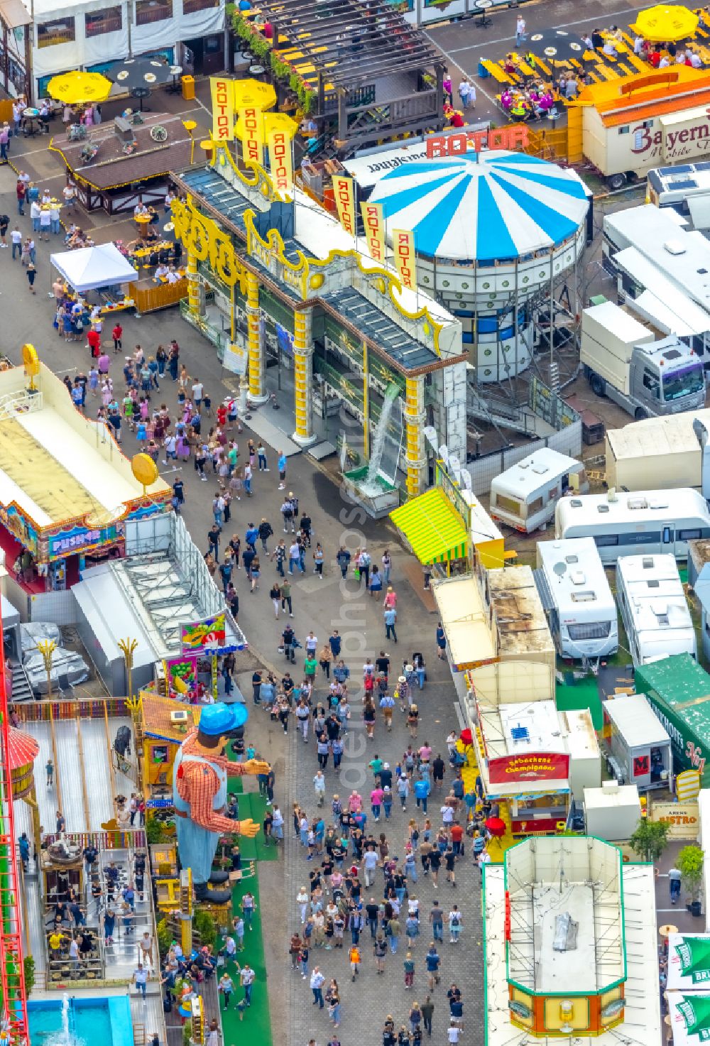 Aerial photograph Herne - Fair - event location at festival Cranger Kirmes in Herne at Ruhrgebiet in the state North Rhine-Westphalia