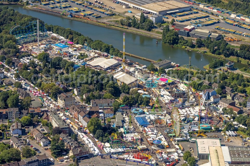 Herne from the bird's eye view: fair - event location at festival Cranger Kirmes in the district Cranger in Herne at Ruhrgebiet in the state North Rhine-Westphalia, Germany