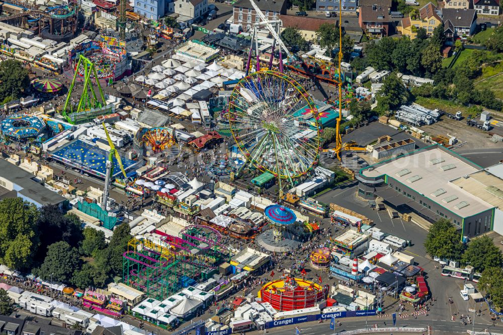 Herne from the bird's eye view: fair - event location at festival Cranger Kirmes in the district Cranger in Herne at Ruhrgebiet in the state North Rhine-Westphalia, Germany