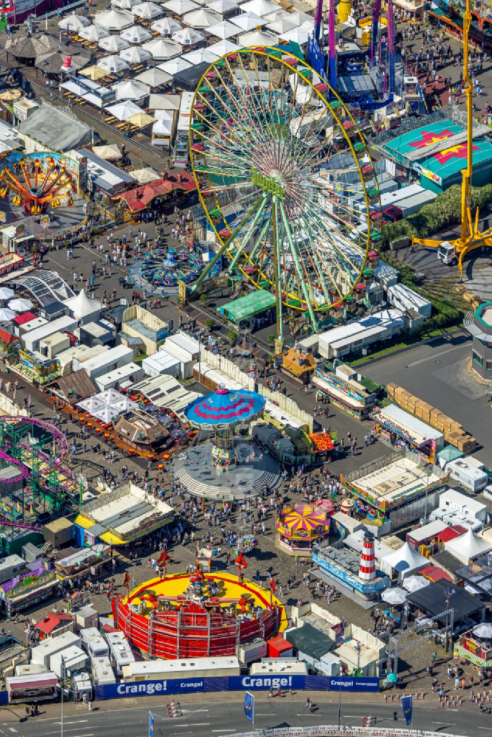 Aerial photograph Herne - fair - event location at festival Cranger Kirmes in the district Cranger in Herne at Ruhrgebiet in the state North Rhine-Westphalia, Germany