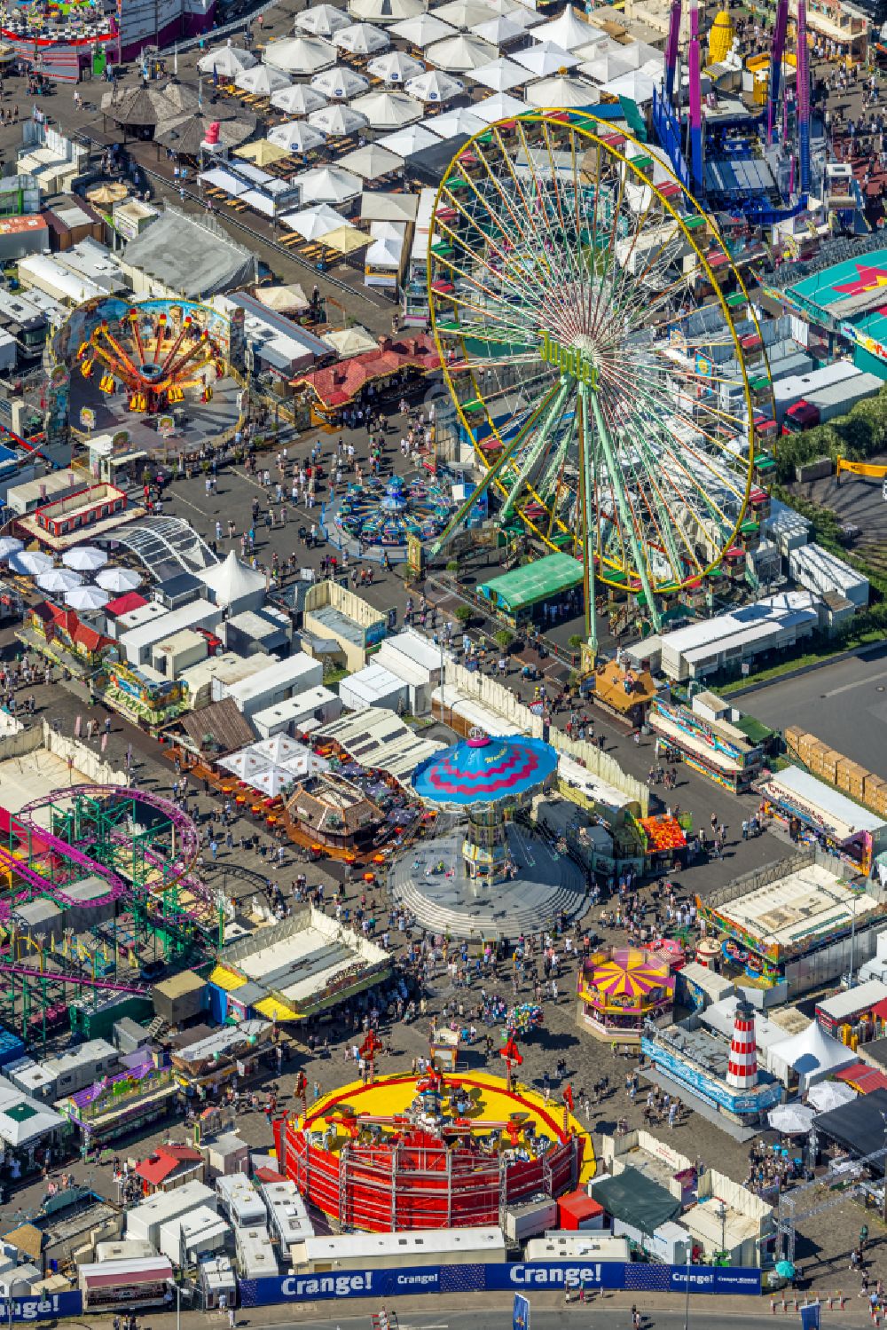 Herne from above - fair - event location at festival Cranger Kirmes in the district Cranger in Herne at Ruhrgebiet in the state North Rhine-Westphalia, Germany