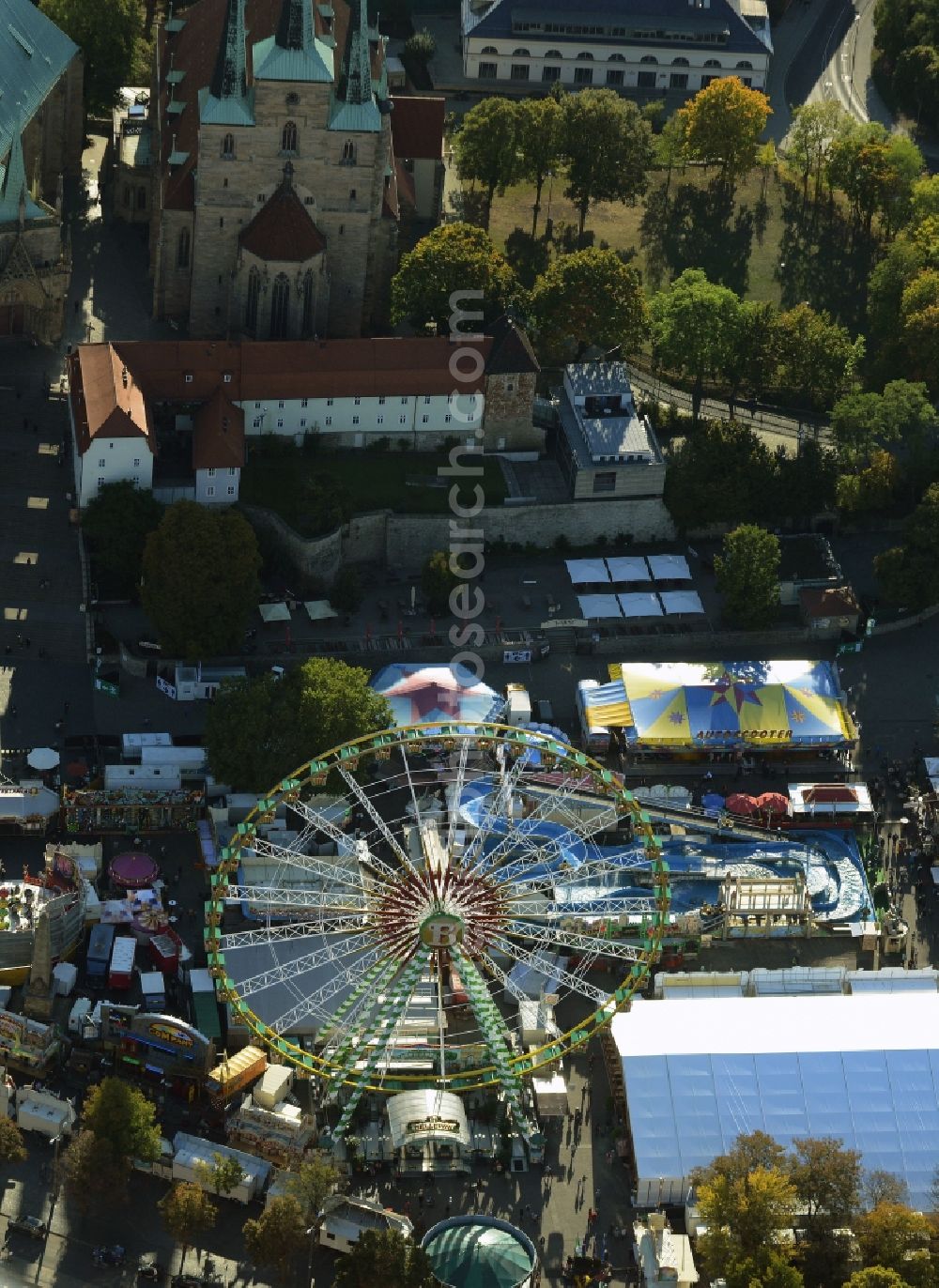 Erfurt from above - Fair - event location at festival auf dem Domplatz der Altstadt in Erfurt in the state Thuringia