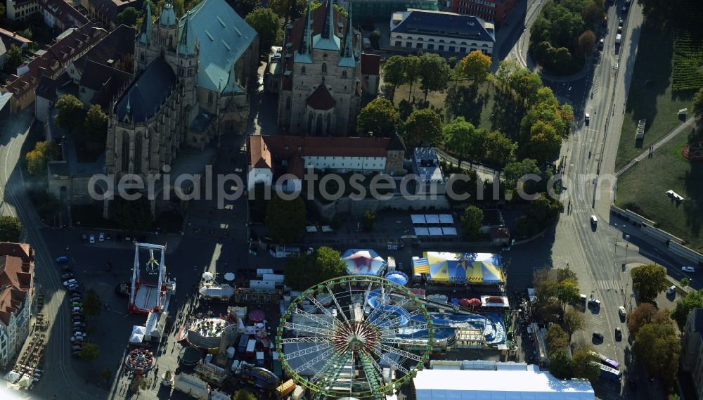 Erfurt from the bird's eye view: Fair - event location at festival auf dem Domplatz der Altstadt in Erfurt in the state Thuringia