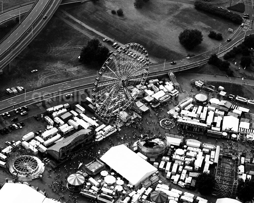 Aerial photograph Düsseldorf - Fair - event location at festival Festwiese Oberkassel on rhine river in Duesseldorf in the state North Rhine-Westphalia, Germany