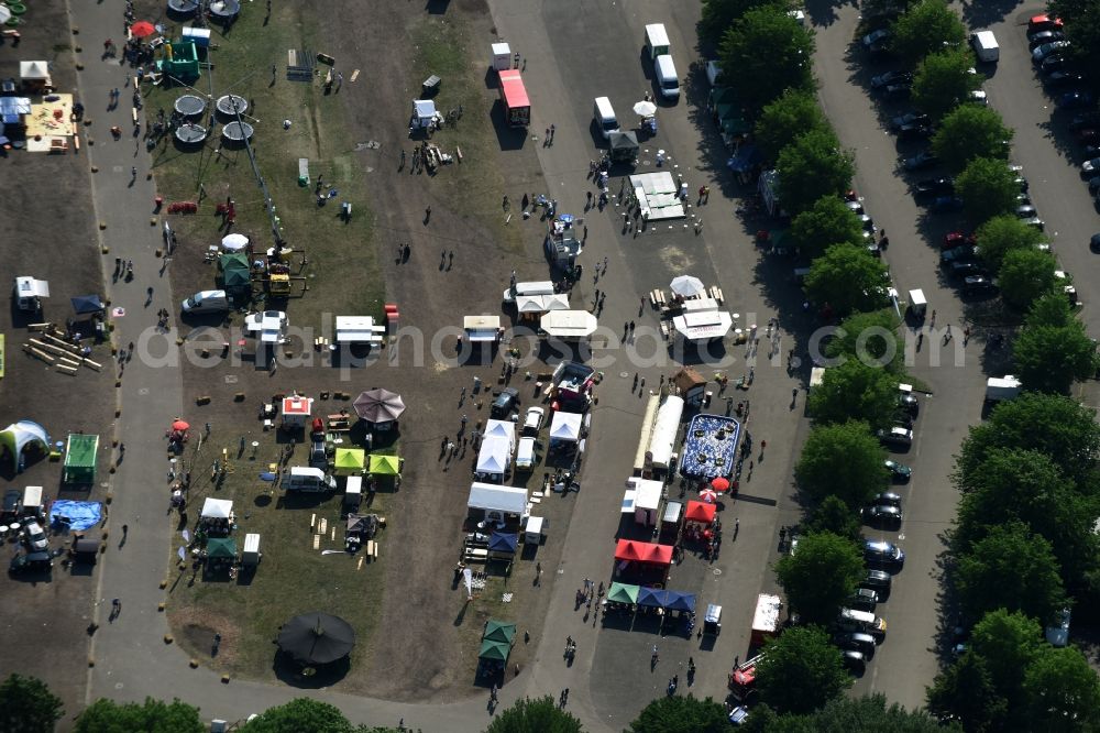 Itzehoe from the bird's eye view: Fair - event location at festival on Schuhmacherallee in Itzehoe in the state Schleswig-Holstein