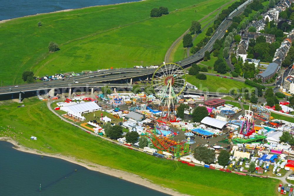 Aerial photograph Düsseldorf - Fair and carnival event area at the folk festival on the Rhine meadows in the district of Oberkassel in Duesseldorf in the federal state of North Rhine-Westphalia, Germany