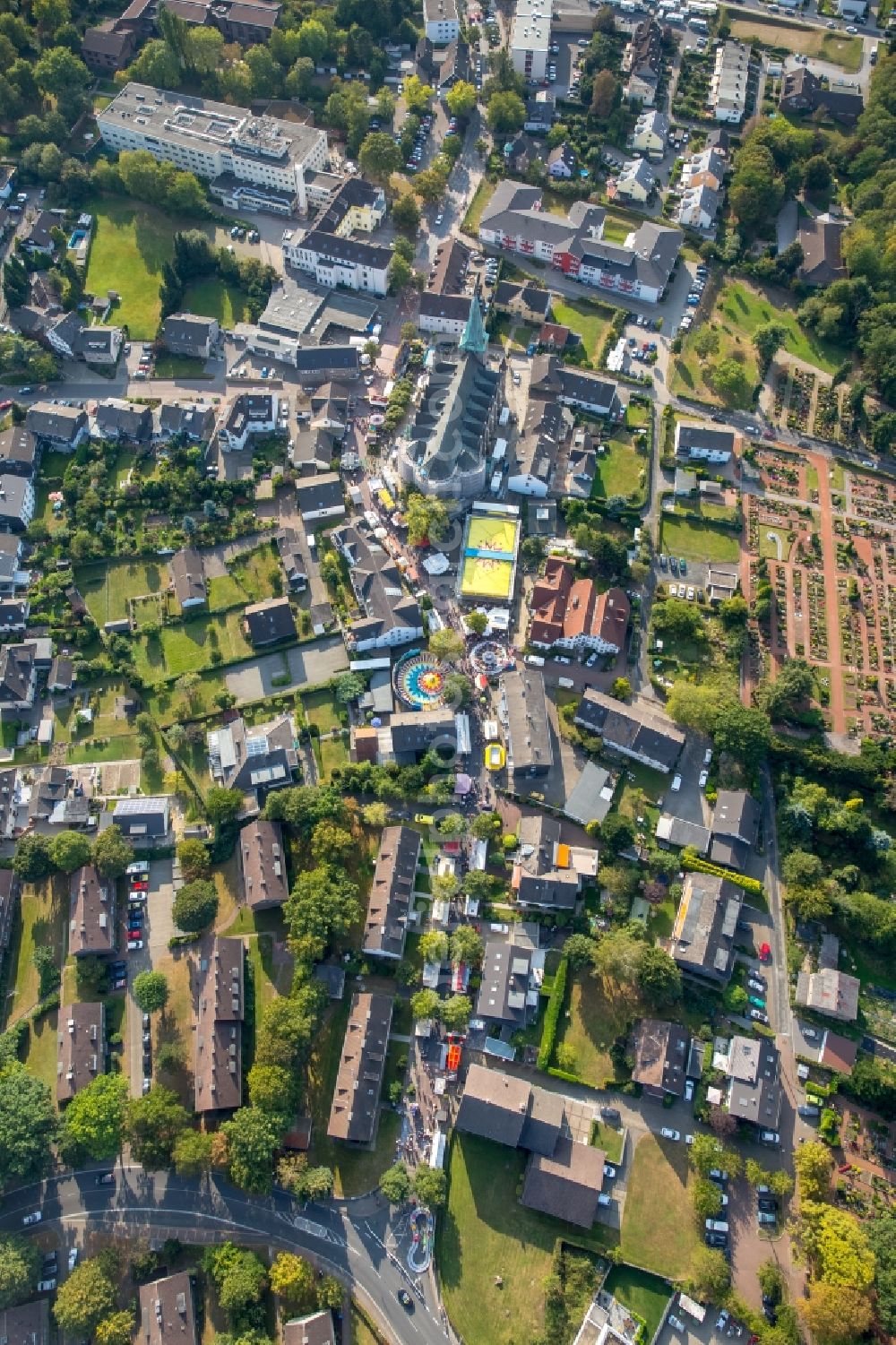 Hattingen from the bird's eye view: Fair - event location at festival near the dom in Hattingen in the state North Rhine-Westphalia