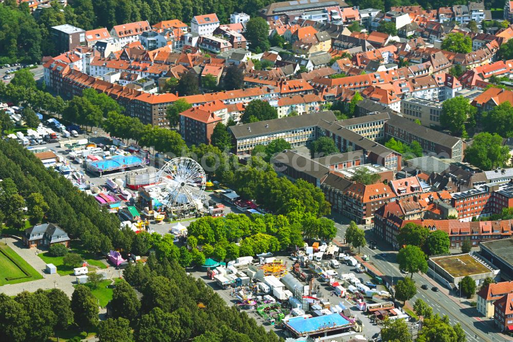 Münster from the bird's eye view: Fair - event location at festival Send on Schlossplatz in the district Altstadt in Muenster in the state North Rhine-Westphalia, Germany