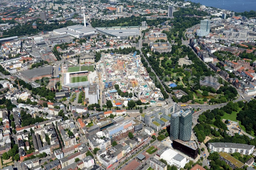 Hamburg from the bird's eye view: Fair location Heiligengeistfeld of Hamburger Dom festival center in the Karolinenviertel in the district Sankt Pauli in Hamburg, Germany