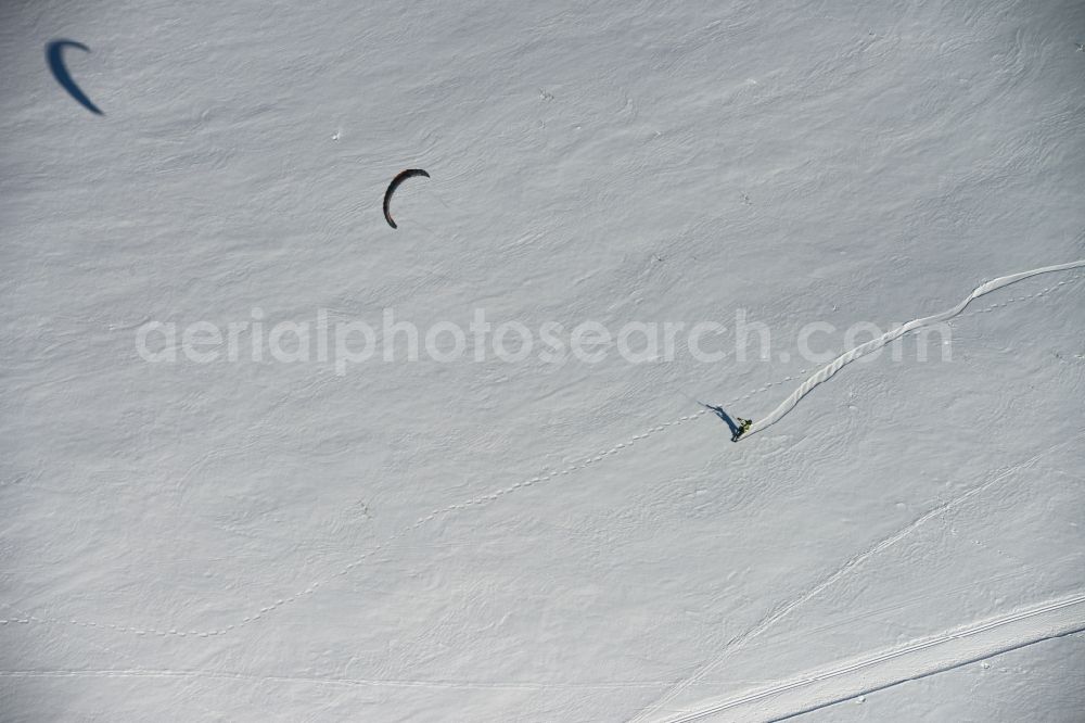 Neustadt am Rennsteig from above - Kitesnowsurfen in winter covered with snow Neustadt am Rennsteig in Thuringia