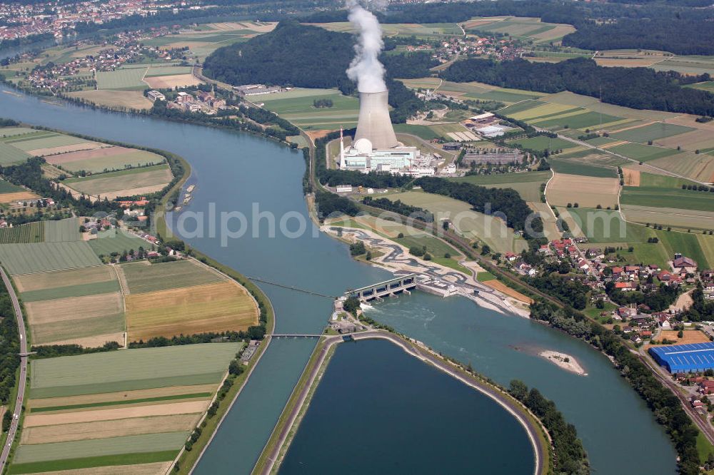 Aerial image Leibstadt - Das Flußkraftwerk Albbruck-Dogern der Rheinkraftwerk Albbruck-Dogern AG liegt im Rhein auf der deutsch-schweizerischen Grenze. Rechts im Bild ist die Stadt Leibstadt OT Bernau mit der 2010 in Betrieb genommenen Fischtreppe. Auch im Bild ist das Kernkraftwerk Leibstadt mit seinem Siedewasserreaktor. Es wird betrieben von der Kernkraftwerk Leibstadt AG. The hydraulic power station Albbruck-Dogern of the company Rheinkraftwerk Albbruck-Dogern AG is located in the Rhine on the border between Germany and Switzerland. At the right side there is the town Leibstadt OT Bernau with the fish ladder that was activated in 2010. In the center of the picture there is the nuclear power plant Leibstadt with its boiling water reactor run by the company Kernkraftwerk Leibstadt AG.