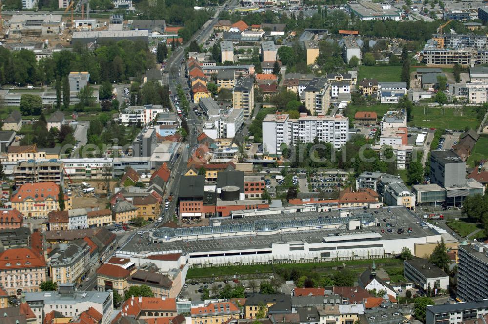 Aerial image Klagenfurt - Die City Arkaden der ECE Projektmanagement sind ein Einkaufszentrum in Klagenfurt. Die Shopping-Galerie ist nach dem Einkaufszentrum ATRIO in Villach das zweitgrößte Einkaufszentrum in Kärnten und liegt am nördlichen Rand der Klagenfurter Innenstadt. Adresse: City Arkaden Klagenfurt, Centermanagement, Heuplatz 5, 9020 Klagenfurt; Tel: 0043-(0)463-51 20 91 – 100, Fax: 0043-(0)463-51 20 91 – 300