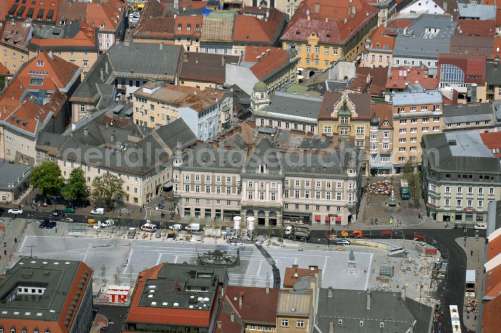 Klagenfurt from the bird's eye view: Blick auf das Altstadtzentrum von Klagenfurt im Bereich Pfarrhofgasse, Renngasse, Pfarrplatz, Herrengasse.