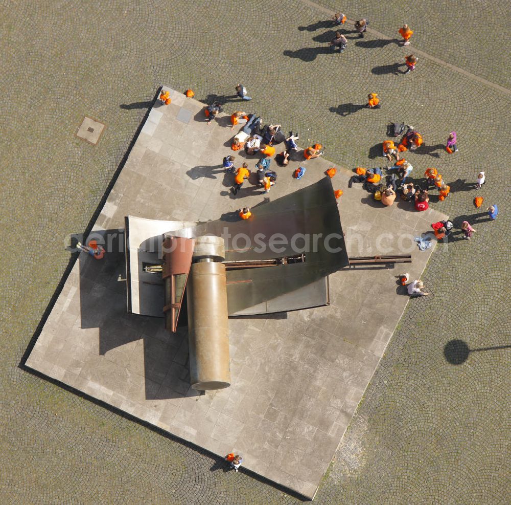 Bochum from the bird's eye view: Die kinetische Klangskulptur Base Metals des Künstlers Ovis Wende auf dem Europaplatz vor dem Deutschen Bergbaumuseum in Bochum, Nordrhein-Westfalen NRW. Sound sculpture Base Metals of Ovis Wende at the publice square Europaplatz in front of the mining musuem in North Rhine-Westphalia.