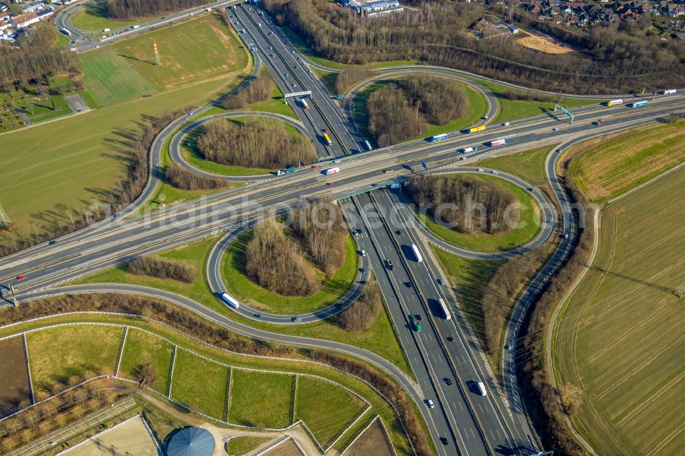 Aerial image Unna - Traffic flow at the intersection- motorway A4 , A1 Kreuz Dortmund/Unna in form of cloverleaf in Unna at Ruhrgebiet in the state North Rhine-Westphalia, Germany