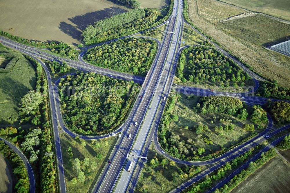 Magdeburg from above - Traffic flow at the intersection- motorway A14 to the B81 in form of cloverleaf in Magdeburg in the state Saxony-Anhalt, Germany