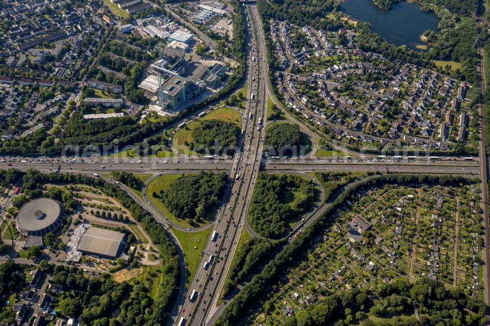 Leverkusen from the bird's eye view: Traffic flow at the intersection- motorway A3 - A1 in form of cloverleaf in the district Manfort in Leverkusen in the state North Rhine-Westphalia, Germany