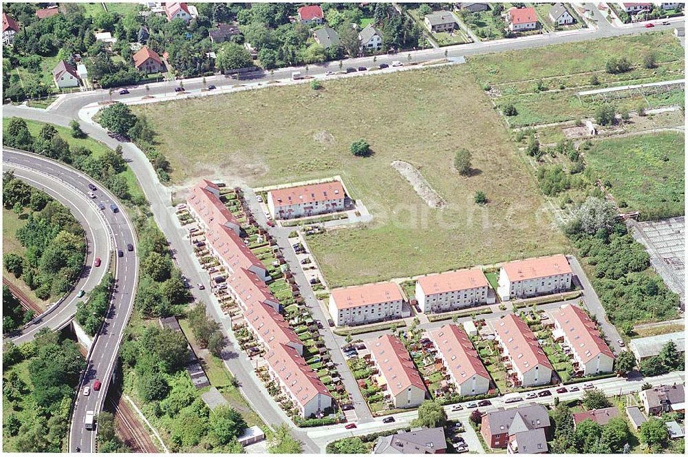 Aerial photograph Berlin Altglienicke - Wohnsiedlungs- und Baugelände der DEGEWO an der Kleetausiedlung in Altglienicke (zu Treptow-Köpenick) an der Kleeblatt-/Ewaldstraße.