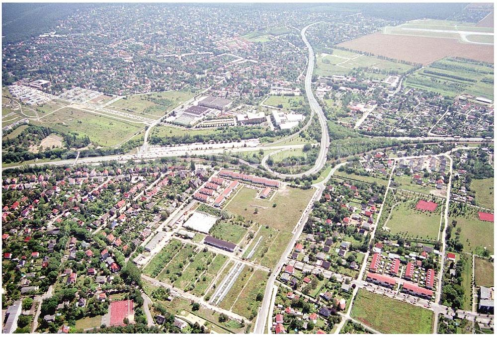 Aerial image Berlin Altglienicke - Wohnsiedlungs- und Baugelände der DEGEWO an der Kleetausiedlung in Altglienicke (zu Treptow-Köpenick) an der Kleeblatt-/Ewaldstraße.