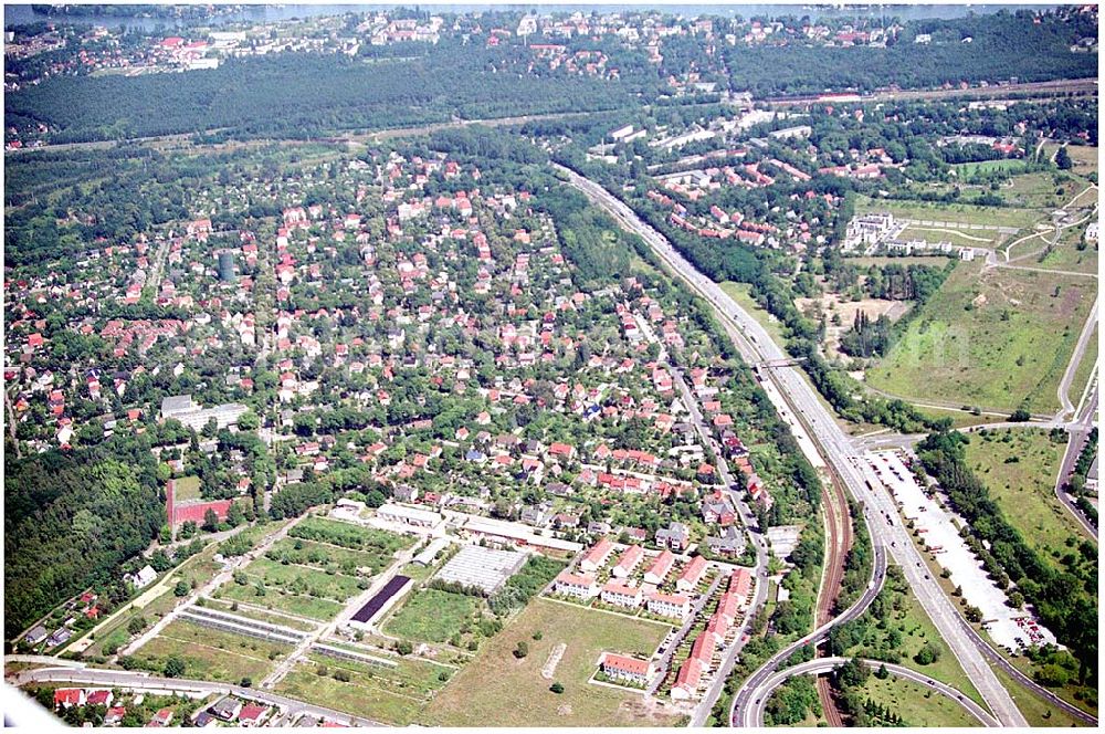 Aerial image Berlin Altglienicke - Wohnsiedlungs- und Baugelände der DEGEWO an der Kleetausiedlung in Altglienicke (zu Treptow-Köpenick) an der Kleeblatt-/Ewaldstraße.