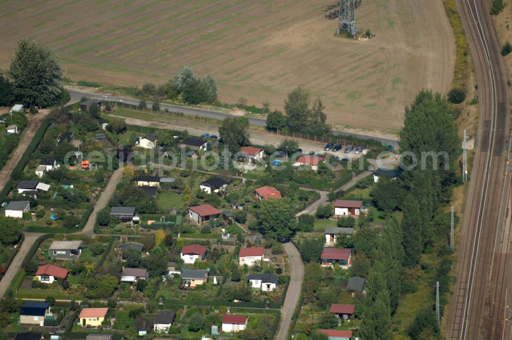 Aerial image Berlin - Blick auf die Kleingarten-Siedlung Kolonie Rosengarten in Karow-Nord.