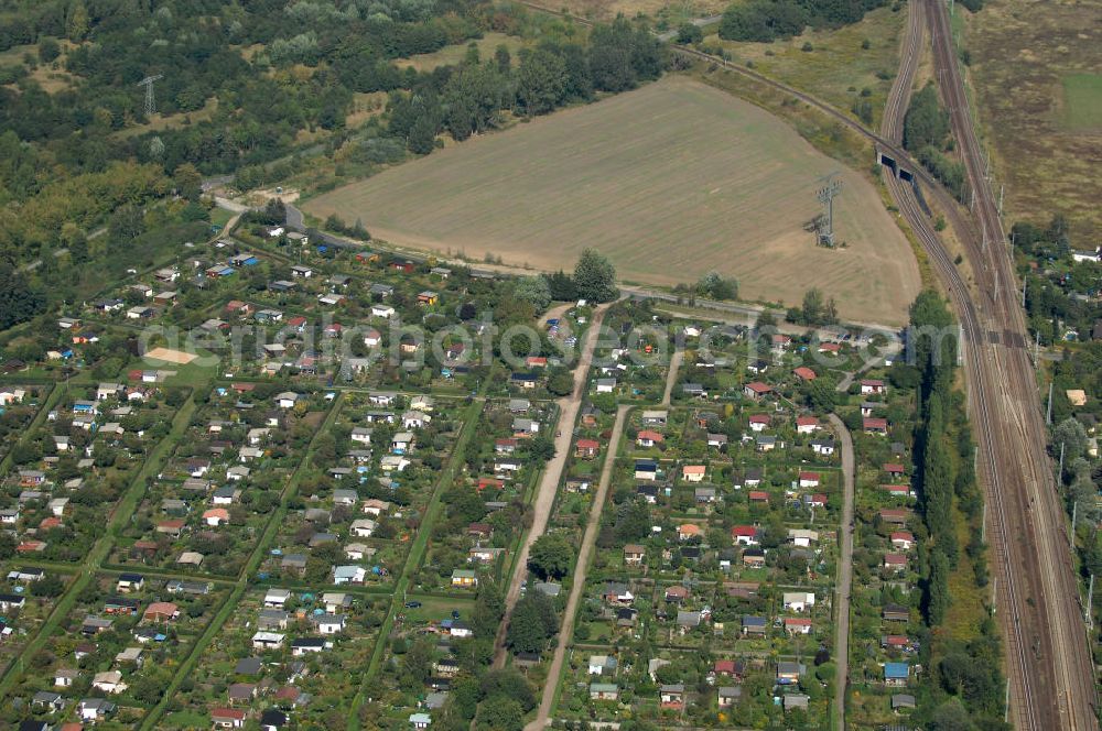 Berlin from above - Blick auf die Kleingarten-Siedlungen Kolonie Rosengarten, Kolonie Bullenwiese und die Kolonie Rübländer Graben in Karow-Nord.