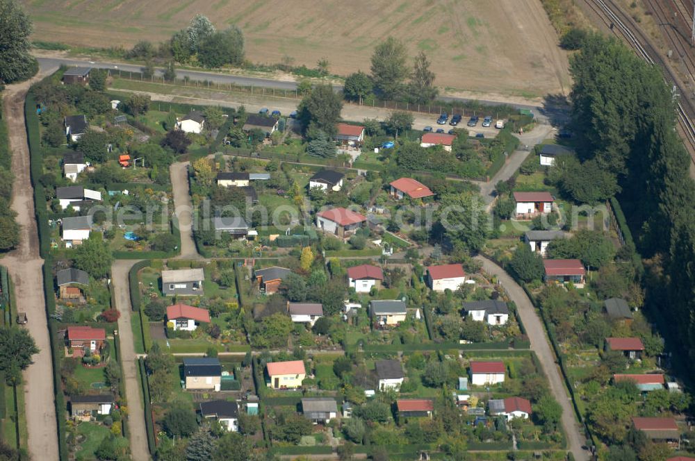 Aerial image Berlin - Blick auf die Kleingarten-Siedlung Kolonie Rosengarten in Karow-Nord.