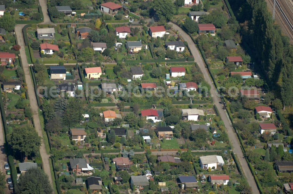 Aerial photograph Berlin - Blick auf die Kleingarten-Siedlung Kolonie Rosengarten in Karow-Nord.