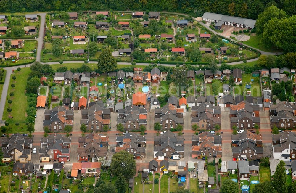 Aerial photograph Essen - View of the allotment garden area Emil-Emscher in Essen in the state North Rhine-Westphalia