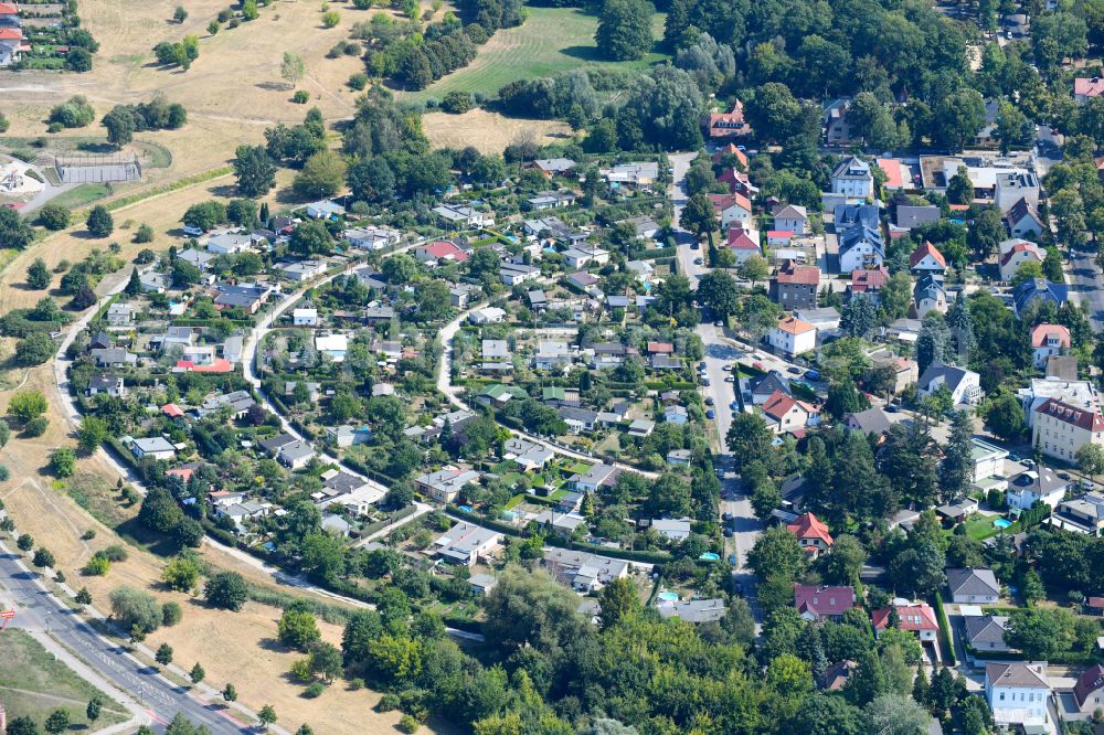 Berlin from above - Allotments gardens plots of the association - the garden colony of Bezirksverband of Gartenfreunde Berlin-Hellersdorf e.V. on street Am Wiesenhang in the district Kaulsdorf in Berlin, Germany