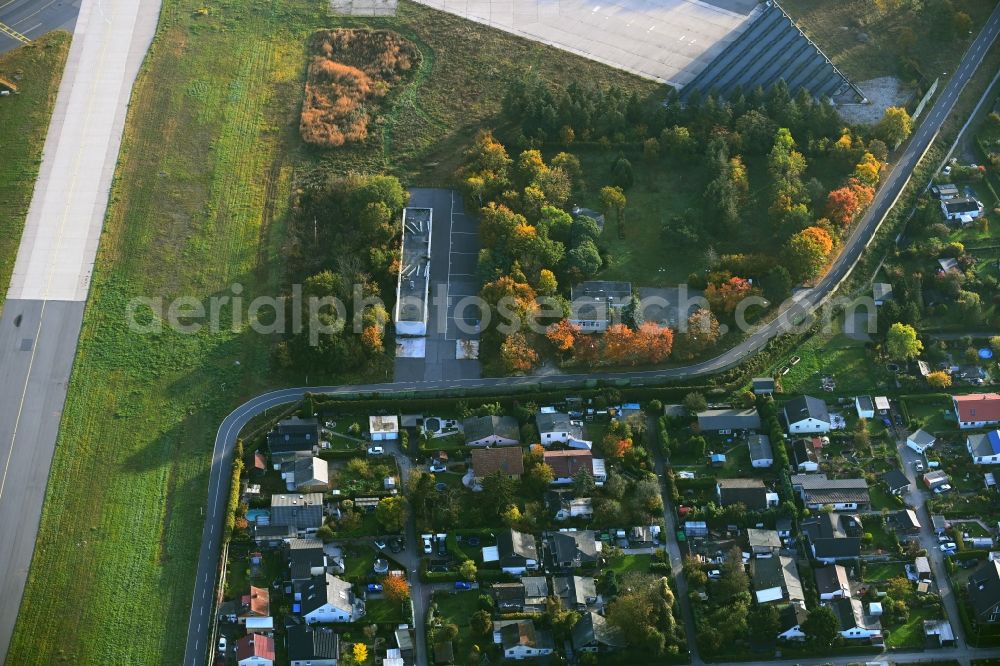 Aerial image Berlin - Allotments gardens plots of the association - the garden colony on Zaunstrasse to former airport in the district Tegel in Berlin, Germany