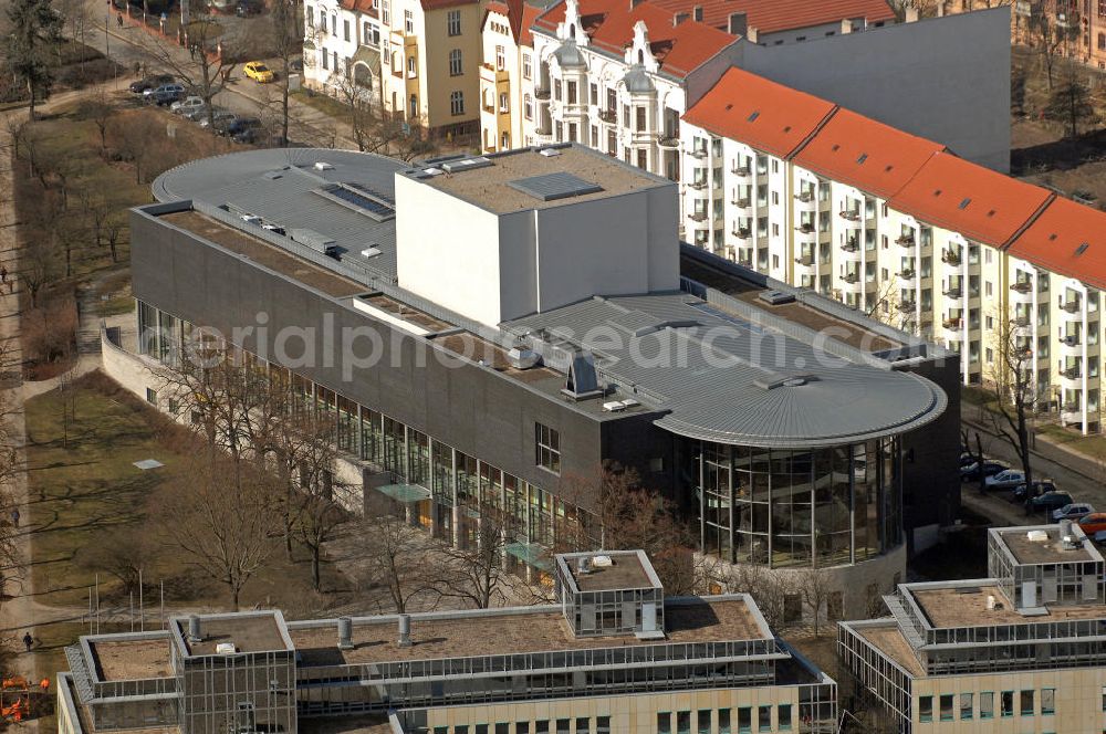 Frankfurt / Oder from above - Blick auf das Kleist-Forum auf dem Platz der Einheit. Hier finden Theateraufführungen, Konzerte, Messen und an dere Veranstaltungen statt. View of the Kleist-Forum on the Square of Unity. It hosts plays, concerts, fairs and other events.