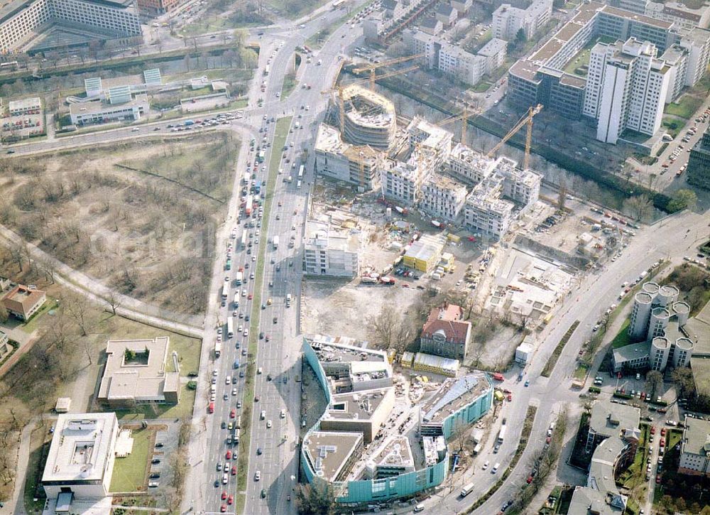 Berlin-Tiergarten from the bird's eye view: Klingelhöferdreieck mit Botschaftsbau der Nordischen Länder im Berliner Tiergarten.