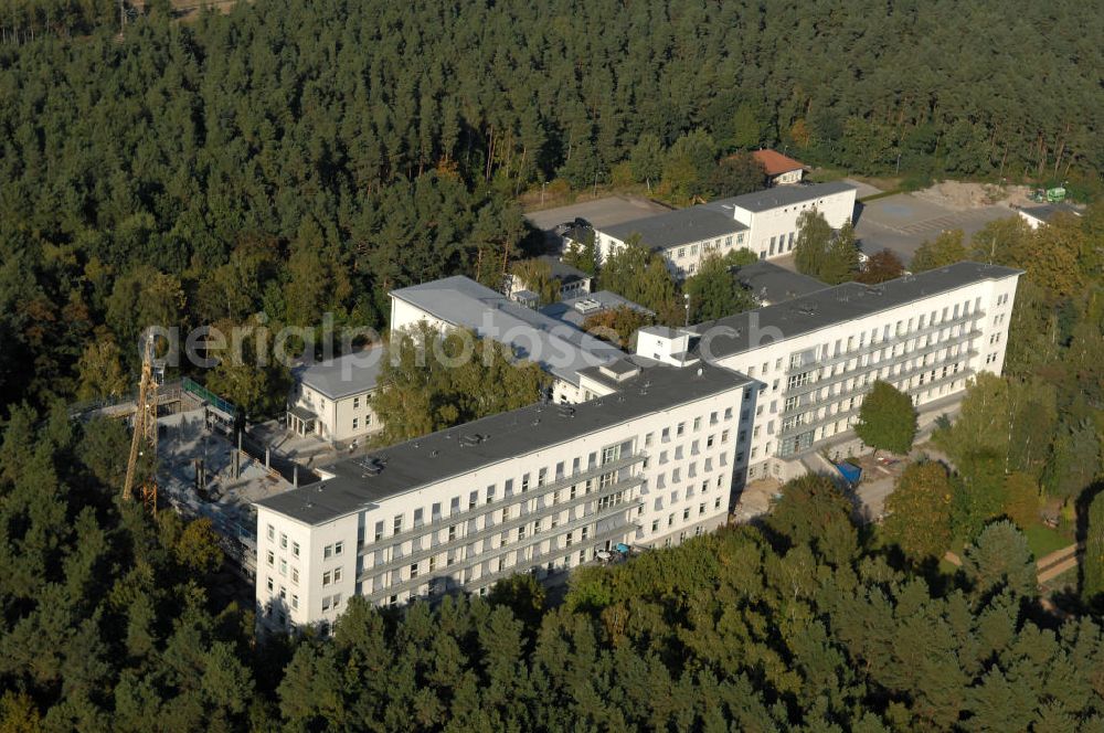 Aerial image Hennigsdorf - Blick auf die Klinik Hennigsdorf mit Erweiterungsbaustelle. In dem Neubau soll u.a. die Küche untergebracht werden, welche für die Versorgung der Kliniken Hennigsdorf und Oranienburg zuständig ist. Des weitere stehen hier Arztpraxen zur Verfügung. Kontakt Bauausführung: