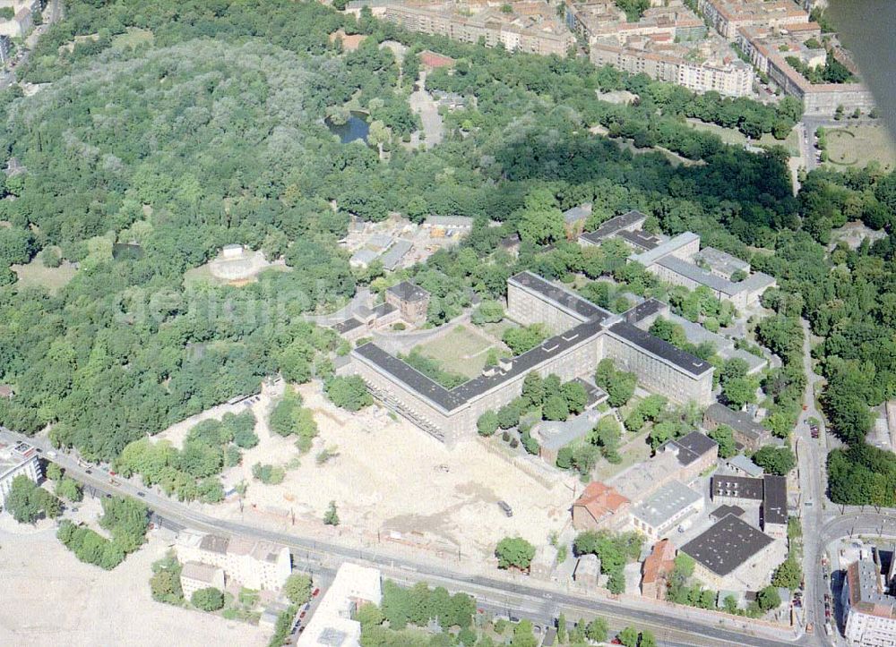 Berlin - Friedrichshain from above - Klinikerweiterung am Krankenhaus Friedrichshain an der Landsberger Allee in Berlin-Friedrichshain.