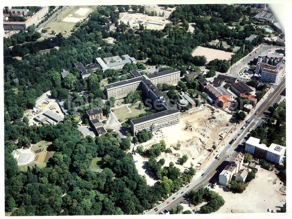 Aerial photograph Berlin - Friedrichshain - Klinikerweiterung am Krankenhaus Friedrichshain an der Landsberger Allee in Berlin-Friedrichshain.