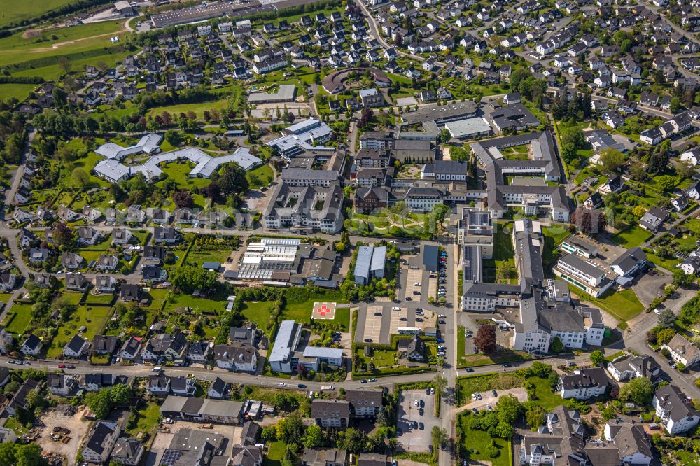 Aerial photograph Olsberg - Hospital grounds of the Clinic Elisabeth-Klinik Bigge and das Josefsheim Bigge on Heinrich-Sommer-Strasse in Olsberg in the state North Rhine-Westphalia, Germany