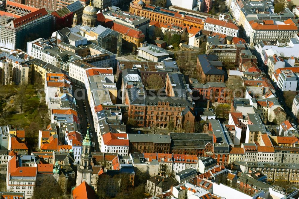 Berlin from the bird's eye view: Clinic grounds and building ensemble of the hospital Alexianer St. Hedwig-Krankenhaus on Krausnickstrasse in the Mitte district in Berlin, Germany