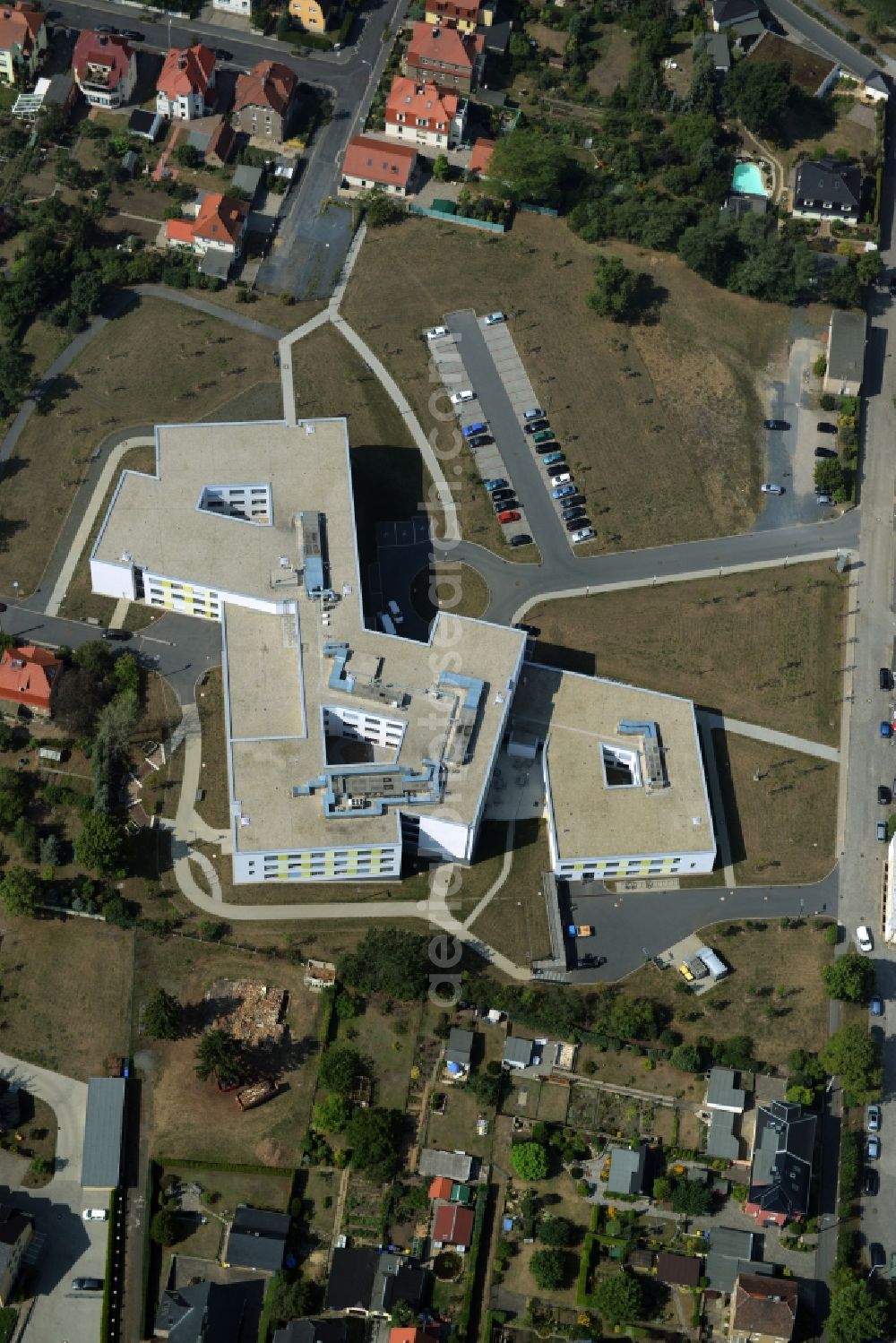 Großenhain from the bird's eye view: Hospital grounds of the rehabilitation center ELBLAND Rehabilitation and prevention centre in Grossenhain in the state of Saxony. The building complex is located on the Am Bobelsberg street in the East of Grossenhain