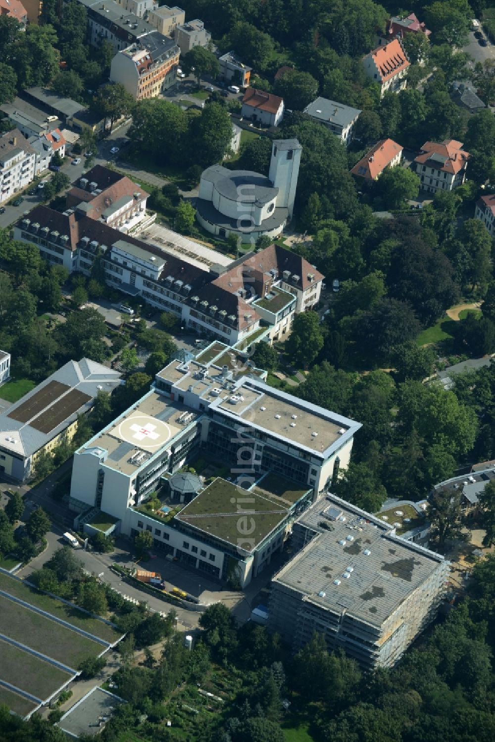 Aerial image Leipzig - Clinic of the hospital grounds of the Saint Elisabeth hospital in Leipzig in the state of Saxony. The catholic Saint Bonifatius church is located next to it