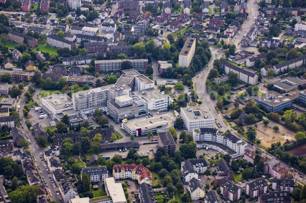 Aerial image Moers - Clinic area and building complex of the hospital grounds of St.Josef in Moers in the state of North Rhine-Westphalia